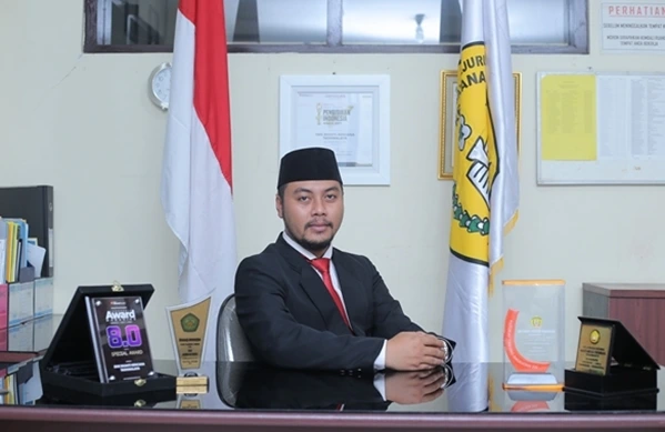 Siswa SMK Bhakti Kencana Tasikmalaya sedang Praktik Laboratorium